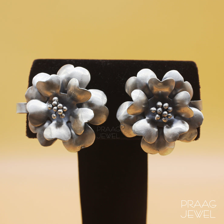 Sandhija Floral 925 Silver Stud Earrings With Oxidized Polish